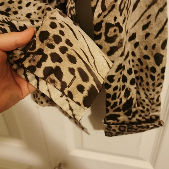 Jones New York -Gorgeous Surplice Top Wild print S - Picture 6 of 9